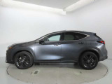 お客様のカーライフを十分にお手伝いさせていただくため、LEXUS U-Car の販売は販売店近隣にお住いの方に限らせていただいております。