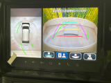 【全周囲カメラ】専用のカメラにより、上から見下ろしたような視点で360度クルマの周囲を確認することができます☆死角部分も確認しやすく、狭い場所での切り返しや駐車もスムーズに行えます。