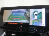 パノラミックビューモニター搭載。カメラで車両周囲の状況を映し出すため、狭い場所での駐車などに役立ちます。