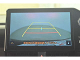 バックガイドモニターで、後方を確認しながら安心して駐車することができます。運転初心者も熟練者も必須の機能ですよ!