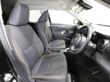 ゆったり室内で運転もしやすいです♪使い勝手の良い配置も考えられています!!