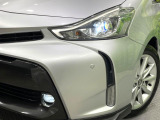 【LEDヘッドライト】悪天候や夜間走行時も良好な視界を確保し安心して運転できる高輝度LEDヘッドライトを装備!点灯速度が早く、消費電力も抑えられています。