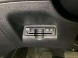 ハンドルの左下にETCがついています。高速道路の料金所の通過も楽々です。 カードの取り出しもしやすい場所についています。
