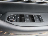 運転席のパワーウインドースイッチ部です。よく触れる場所だからこそ、使用状態があらわれますよね。ぜひこうした所もチェックしてください。