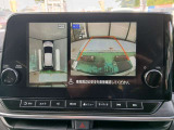 車を真上から画面で確認出来るアラウンドビューモニター♪画面を見ながら車庫入れが非常に楽になります!