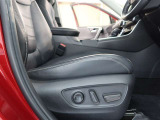 パワーシート搭載。微妙な調整が手軽にでき、ピッタリなポジションで運転することが可能です。
