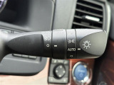 【オートライト(AUTO)】外の明るさをシステムが感知して、自動でヘッドライトが点灯します!ヘッドライトをつけ忘れを防ぐ便利機能です。