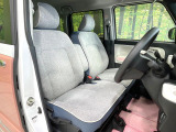運転席シート廻りは使用感も少なく、良好な状態となっています。丁寧に使われていたことがよくわかりますね。