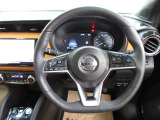 運転が楽しくなる明るく開放的な運転席まわりです。プロパイロットで高速など運転支援で疲れを軽減してくれます!