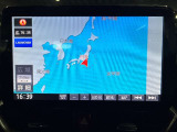 ディスプレイオーディオやカーナビは、現代のドライブにおいて欠かせない装備のひとつです。初めての場所でも迷いにくく、快適なルート案内で運転をサポートします。移動中のエンターテインメント性も高まります。