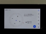 ディスプレイオーディオを装備。スマホとクルマをつなぐことで、これまでのナビに加えて、いろんなサービスが楽しめます
