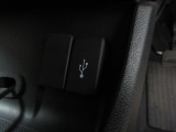 便利な充電用USBジャックも付いています☆周辺機器の充電にご利用頂けます☆