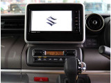 『1台』のお車に対して、3名体制で日々議論を重ね仕入れを行っております。