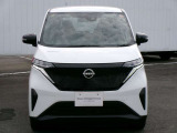 衝突軽減ブレーキ、車線逸脱警報、フロント&バックソナー、踏み間違い防止アシスト。安全装備充実。