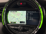 ●純正ナビ:一体感のあるナビは、高級感ある車内を演出してくれます。オーディオ機能も充実しておりますので、運転もより楽しめます♪