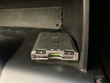 【ETC】有料道路を利用する際に料金所で停止することなく通過できる、ETC車載器(ノンストップ自動料金収受システム機器)が装備されています。セットアップを行うことで利用可能になります。