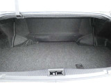 開口部の広いラッゲージスペース。スーツケースや旅行カバン、ゴルフバックなどの荷物も楽々積み込めます。