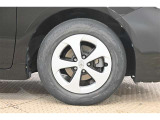 純正なので車に似合うデザインになっていますね。