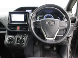 運転席廻りです。