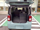 4名乗車、荷室スペースを優先した状態です。たくさん荷物を載せられます。
