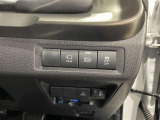 【オートマチックハイビーム】ハイビームとロービームを自動で変更し夜間の運転をサポートしてくれます。