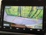 【バックカメラ】駐車時に後方がリアルタイム映像で確認できます。大型商業施設や立体駐車場での駐車時や、夜間のバック時に大活躍!運転スキルに関わらず、今や必須となった装備のひとつです!