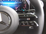 アドバンスドディストロニックなどの運転支援装備を備え、長距離移動も安心です。