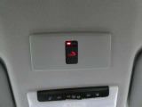 SOSコール 走行中の緊急時(病気や事故、あおり運転など)にボタンひとつでオペレーターに接続!救急や警察への連絡をサポートいたします。※使用にはお申し込みが必要です、詳しくはスタッフまで