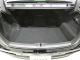 開口部の広いラッゲージスペース。スーツケースや旅行カバン、ゴルフバックなどの荷物も楽々積み込めます。