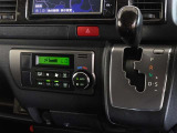 車内を快適に、オートエアコンを装備しています。