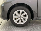 機敏さを引き立てる純正アルミ 185/65 R15 装着!