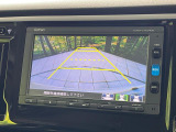 【バックカメラ】駐車時に後方がリアルタイム映像で確認できます。大型商業施設や立体駐車場での駐車時や、夜間のバック時に大活躍!運転スキルに関わらず、今や必須となった装備のひとつです!