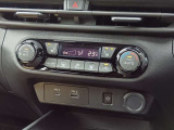 運転席/助手席シートヒーター標準装備