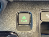 【eコンスイッチ】低燃費運転をサポートするECONモード。スイッチをONすると、エンジンやトランスミッション、A/Cなどを協調制御し、燃費の向上に貢献。エコドライブの効果を高めます。