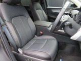 運転席と助手席は、パワーシートになっています。運転席は2ポジションメモリーが可能ですので、運転手交代に備えて2名分のポジション登録がお奨めです。
