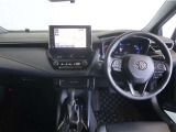 スイッチ類やメーター類を見やすく配置した、直感的で扱いやすいインパネ。初めて運転される方でも、迷わず操作出来る安心設計です。