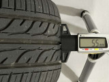 夏タイヤの残り溝は5.5mmです。スリップラインからは4.2mmとなっております。