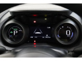 マルチインフォメーションディスプレイ付きのメーターです!エコ運転へ導く多彩な情報を表示してくれます。
