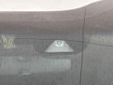 【ホンダセンシング】走行中に前方の車両等を認識し、衝突しそうな時は警報とブレーキで衝突回避と被害軽減をアシスト。より安全にドライブをお楽しみいただけます。