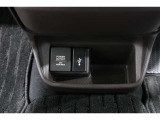 スマートフォンなどの音楽再生が可能なUSB接続ジャック装備車両です♪♪♪