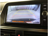 バックガイドモニターで、後方を確認しながら安心して駐車することができます。運転初心者も熟練者も必須の機能ですよ!