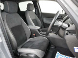 運転席のスペースはゆったりしていて、視界も広く確保されているので普段の運転からロングドライブまで快適です。
