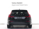 簡潔なラインと明確な意図をもって形作られたV60の外観は、伝統的なスカンジナビアンデザインそのものです。躍動感に溢れ優雅な雰囲気を持ち、細部に至るまで気を配られたその姿には確かな自信が映し出されます。