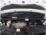 【エンジンルーム】エンジンルームもキレイに洗浄されています。ご納車前にしっかり整備させて頂きますので、ご安心ください。