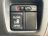 【パワースライドドア】スマートキーや運転席のスイッチでスライドドアの開閉が可能♪電動だから力を入れてドアを開ける必要が無く、小さいお子様でも、重い荷物を持っている時もラクに開け閉めできます♪
