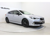 「SUBARUあんしん保証プラス点検」で、エンジン、タイヤ、装備品など23項目をチェック。スバル専門メカニックが確かな技術で最大88項目にわたりチェックしており、品質、安心を支えます。