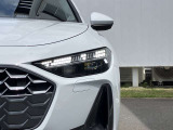 マトリクスLEDヘッドライト装備 複数のセンサーとカメラによって他車や歩行者を検出。ドライバーや歩行者の視界を妨げることが無いように、約1億通りの自動配光が可能です。