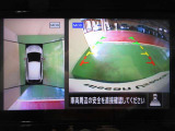 アラウンドビューモニターで車庫入れも空から見ている様に駐車できラクラクです。