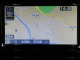 純正ナビを装備。タッチパネル式で使いやすく、お出かけもラクラクです。