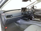 前方の見通しが良いすっきりした視界、誰でも扱いやすく運転できます。疲れにくく安心ドライブを更に快適なものにします!